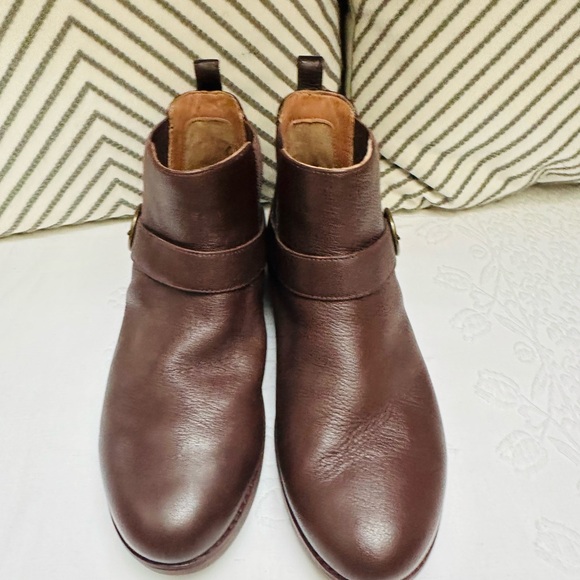 Fitflop Bria Buckle Ankle Boot, Size 9 - Picture 6 of 12